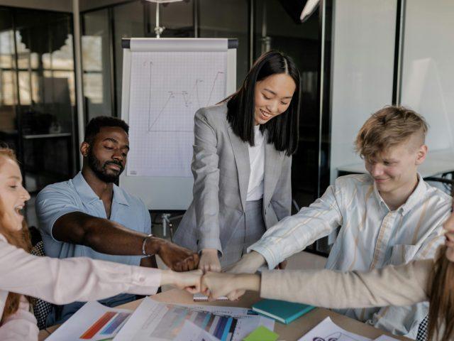 Verbindende bedrijfsuitjes voor een sterk team